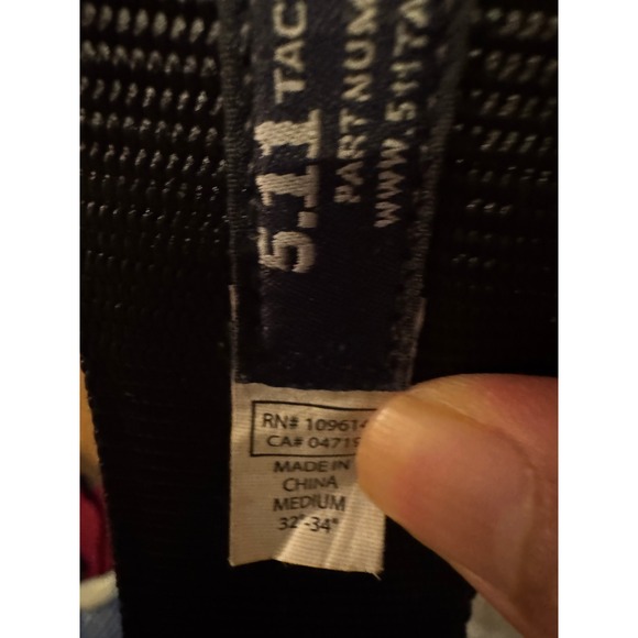 5.11 Tactical Series Belt Black Medium 32 34 Nylon Webbing Buckle - Picture 3 of 3